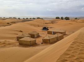 Akour Dessert Camp, hotel in Hassilabied