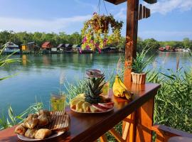 Bamboo River House, hotel i Ulcinj