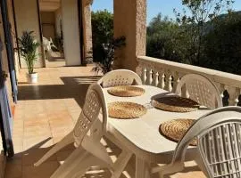 VILLA NATHEO Bas de villa - Studio 37m2 avec Coin nuit