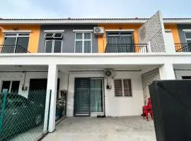 ARIZAH Homestay