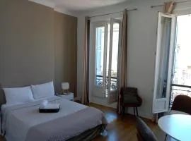 Quartier le plus animé de Marseille "La Plaine Cours Julien "chambre avec salle de bain WC privée intégrées "dans appartement