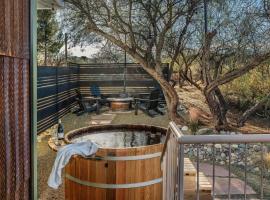 Tu'nlii House Fall Colors, Creek & Hot Tub Magic、Cornvilleのビーチ・ホテル