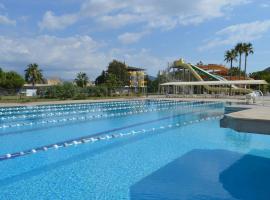 Bülent Kocabaş-Selinus Beach Club Hotel, hotel blizu aerodroma Aerodrom Gazipaša - GZP, 