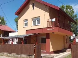 Gyöngyvirág Apartmanház