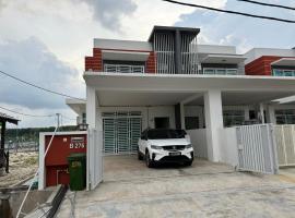 Acik Homestay, hotel u gradu Pokok Sena