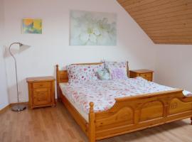 Privatzimmer im Permakulturgarten, ubytování v soukromí v destinaci Brittnau