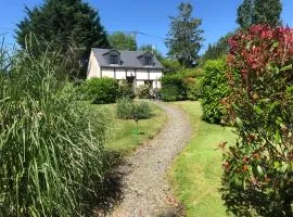Rose Cottage with seasonal Swimming Pool