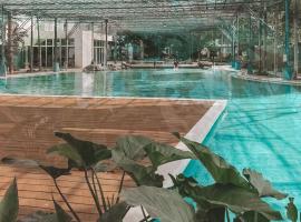 Mayas Home in Pasig Aesthetic and Cozy with Pool access and Netflix, hotel v destinaci Manila