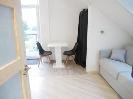 Villa Cathy Studio Terrasse Léane, hotel ad Aix-les-Bains