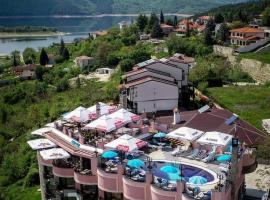 MOBI DICK Family Hotel, hotell i Glavatartsi