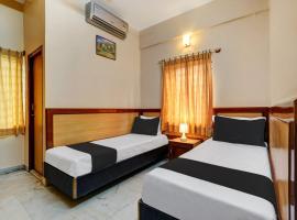 SPOT ON Benaka Delux Lodging & Delux Rooms: bir Bangalore, Sheshadripuram oteli
