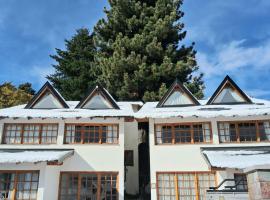 LA PONDEROSA Apart Hotel: San Carlos de Bariloche'de bir apart otel