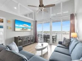 St John - Downtown Waterfront Penthouse Pool Parking Dock