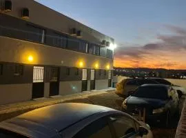 Loft BR 282 próximo ao shopping com Ar-condicionado、ラジェスのヴィラ