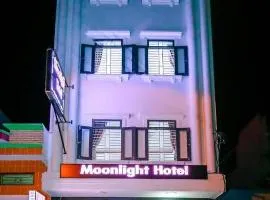 Moonlight Hotel QN - by BAY LUXURY