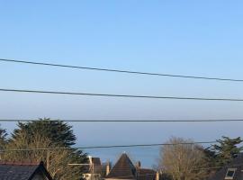 Appartement proche des plages โรงแรมในทรีเบอร์ดัน