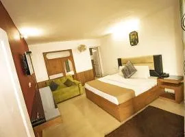 Goroomgo Hotel Jasmine Dalhousie - Mall Road - Prime Location - Excellent Customer Service Awarded - Best Selling