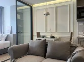 Warm and classic modern room