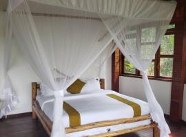 Kibale Tourist Safari Lodge, hotelli, jossa on pysäköintimahdollisuus kohteessa Nkingo
