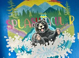 Splashtacular: Indoor Pool~Gorgeous Views~HotTub~GameRoom~Resort, ξενοδοχείο σε Gatlinburg