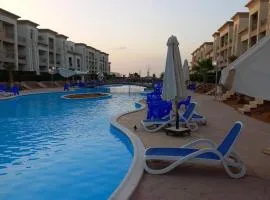 شاليه بقرية لاسرينا 3 غرف ارضي بجاردن للعائلات فقط