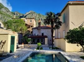 Villa Nicole, hotel a Risan