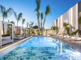 Casa Stavris, ξενοδοχείο με υδρομασάζ στο Φαληράκι