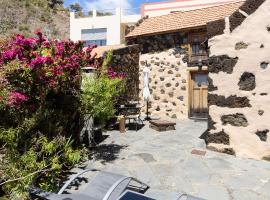Home2Book Stunning Rustic House El Pinar & WiFi: El Pinar del Hierro'da bir kır evi