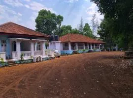 The Imperial Heritage II 2 minutes from Station and market II Deluxe AC Rooms II