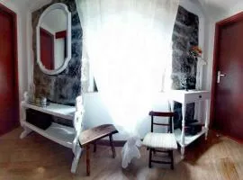 Historic Stone House KATI Perfect Family Retreat With Garden BBQ And Picturesque Landscapes