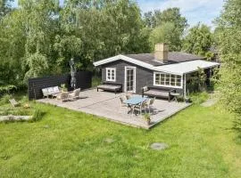 Nice Home In Sjællands Odde With Wifi