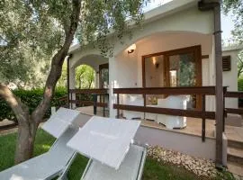 melograno Holiday Home with Swimming Pool and Private Beach