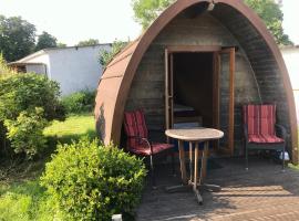 Glampingpod, hotel with parking in Loitz
