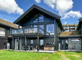 4 Bedroom Gorgeous Home In yer – domek wiejski w mieście Øyer
