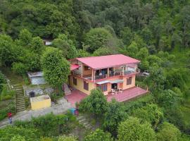 Hillstop Harender singh nayal house Bhimtal Nanital Uttarakhand, serviced apartment in Bhīm Tāl
