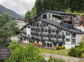 Arpuria l hidden luxury mountain home - ADULTS FRIENDLY, hotel u gradu Sankt Anton am Arlberg