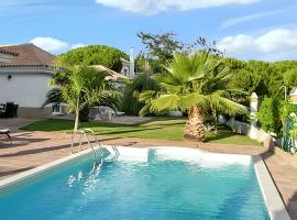 3 bedrooms villa at Nuevo Portil 500 m away from the beach with shared pool enclosed garden and wifi, готель у місті Ель-Портіль