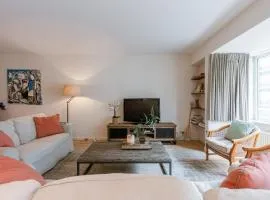 Huswell - Apartment on top location in Knokke with parking