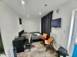 Cosy 1-Bed Studio in Northolt perfect to unwind