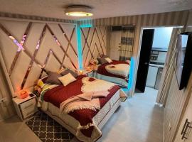 Gold House Oro, love hotel in Quito