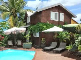 Chalet de 3 chambres avec piscine partagee jacuzzi et jardin amenage a Vincendo Saint Joseph