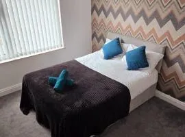 7 Guest 4 Bedrooms CITY CENTRE lovely home in Loughborough City Centre