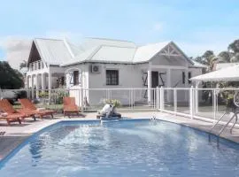Villa de 5 chambres avec vue sur la mer piscine privee et jardin clos a Saint Francois