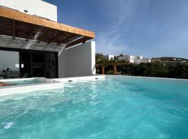Villa Agrabely & Suites, hotelli kohteessa Galanádhon lähellä maamerkkiä Pyrgos Bellonia