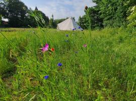 Naturlig Viis, kamp sa luksuznim šatorima u gradu Øster Ulslev