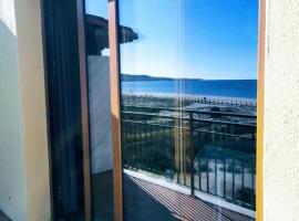 La casetta sulla spiaggia, hotell sihtkohas La Caletta