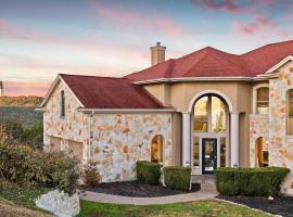 Austin में, होटल Lake Travis Family Retreat with Theater Game Room and BBQ 7 min from Marina