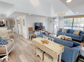 1603 Lovell Avenue Upper by Tybee Vacation Rentals, hotel en Tybee Island