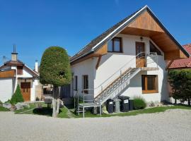 Penzión Anika, hotel in Krásnohorská Dlhá Lúka