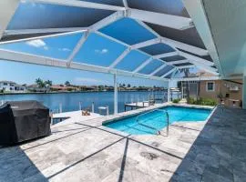Waterfront 3 Bed I Wide Water Views I Heated Pool